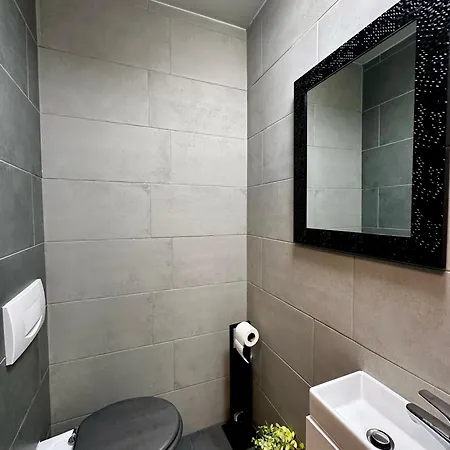 Seasons * بودابست