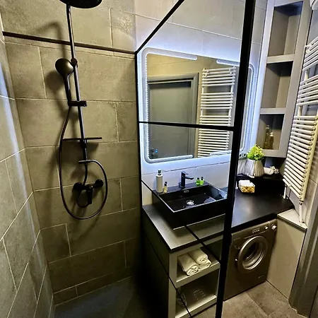 Seasons شقة بودابست