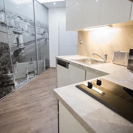 Seasons شقة بودابست